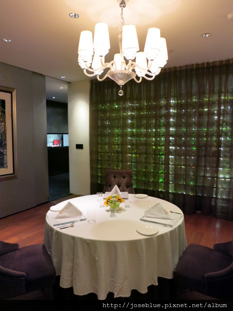 台灣 台北 【 吉悅酒窖 】歐式料理 酒窖 裡的歐洲風景