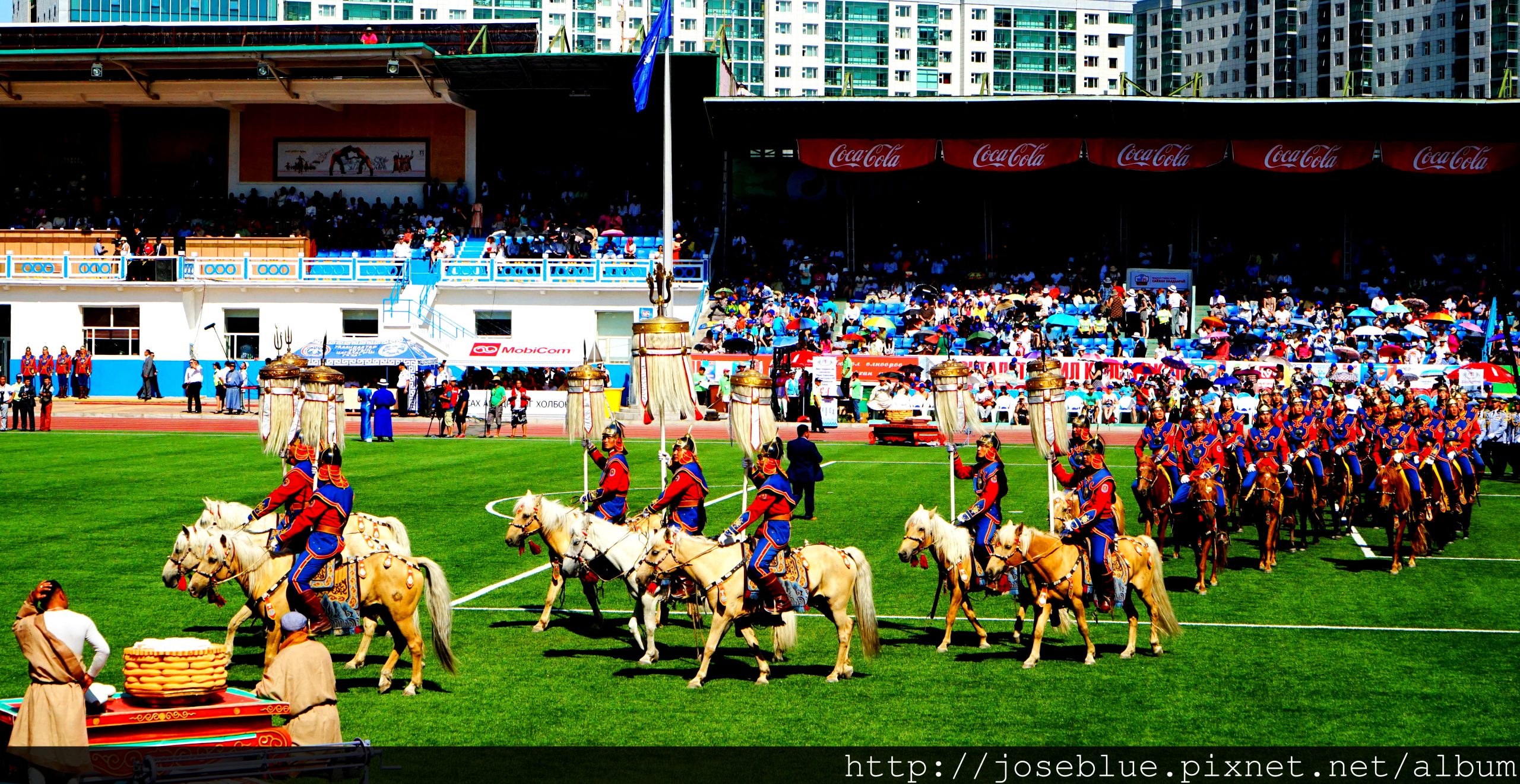 蒙古 國 烏蘭巴托 【 Naadam Festival 2015 那達慕 國慶 慶典 】遇見 成吉思汗 的 悍馬鐵騎 景點 旅遊 祭典 自由行（篇章一之六）Ulaan Baatar