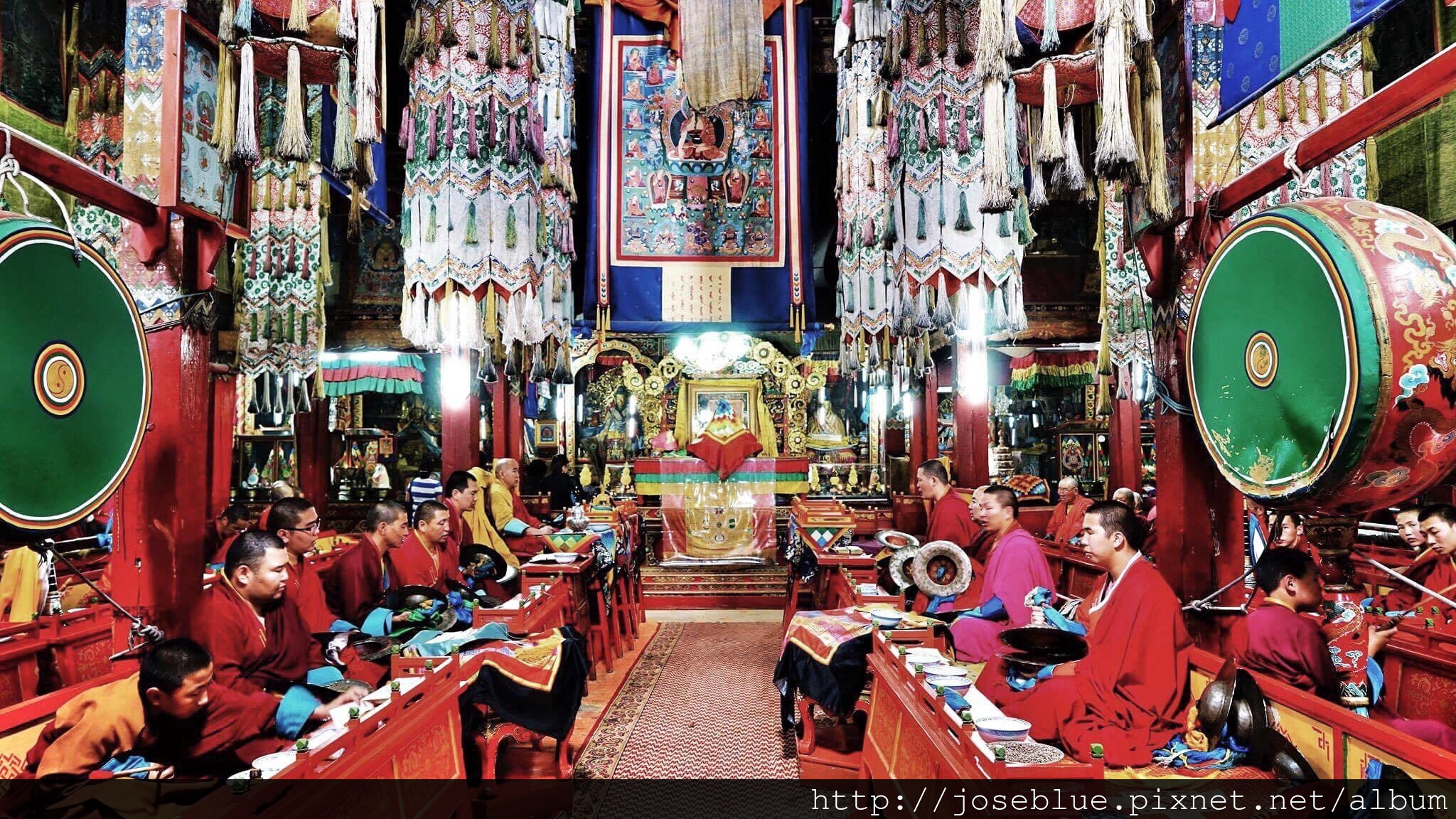 蒙古 國 烏蘭巴托 【 觀光 旅遊 景點 飲食 及 表演 】 蘇赫巴托爾 廣場 Sukhbaatar Square 、 甘丹寺 Gandan Monastery 、 博客多汗冬宮 Bogd Khan Palace 、 傳統歌舞表演 Tumen Ekh 蒙古旅遊 自由行（篇章三之六）Ulaan Baatar 行程
