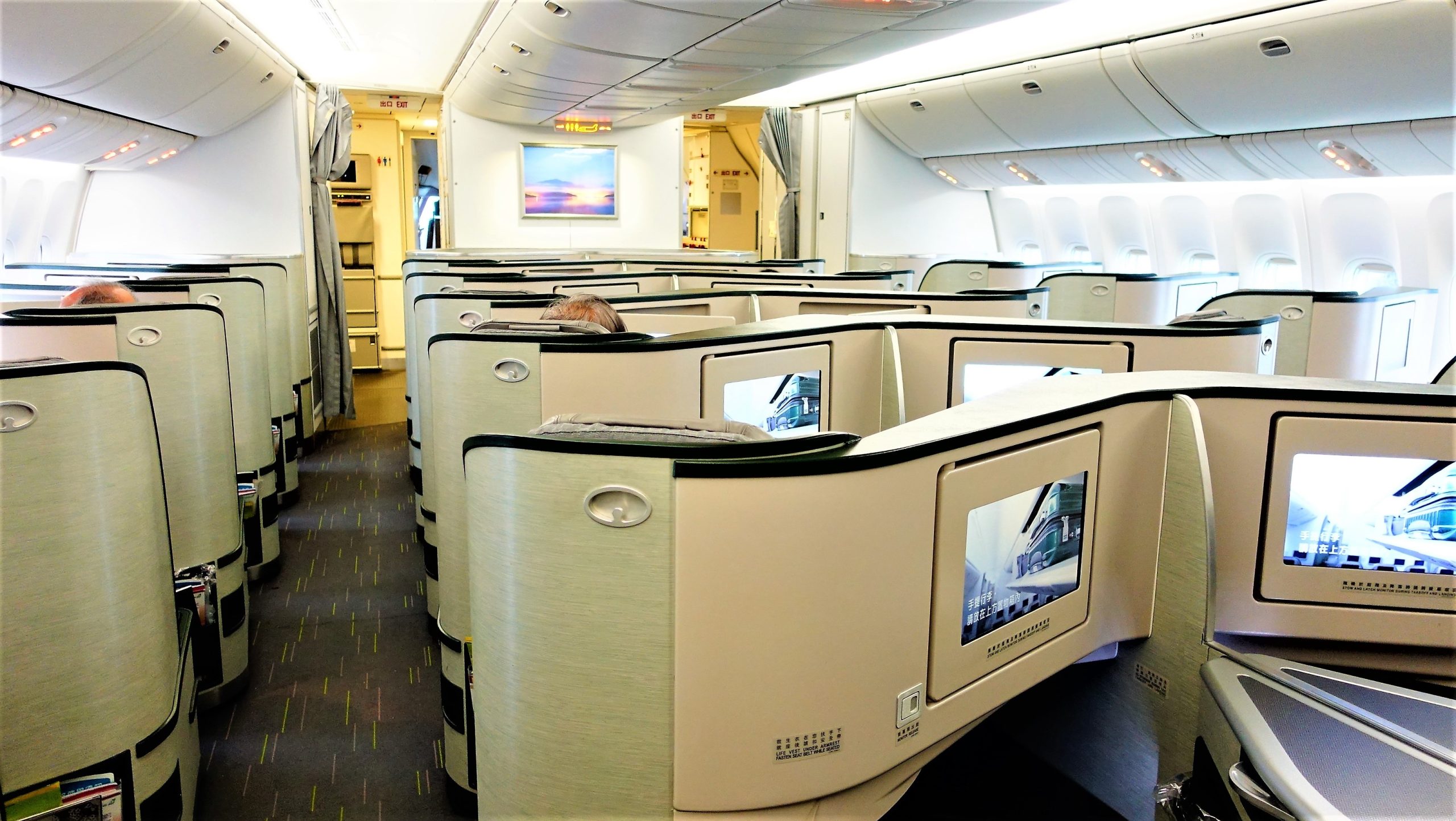 長榮 航空 EVA AIR 【 台灣台北 – 日本大阪 】 777 – 300 ER 皇璽桂冠 商務艙 直飛 米其林三星 懷石料理 長程 座艙 ANA 關西 空港 貴賓室
